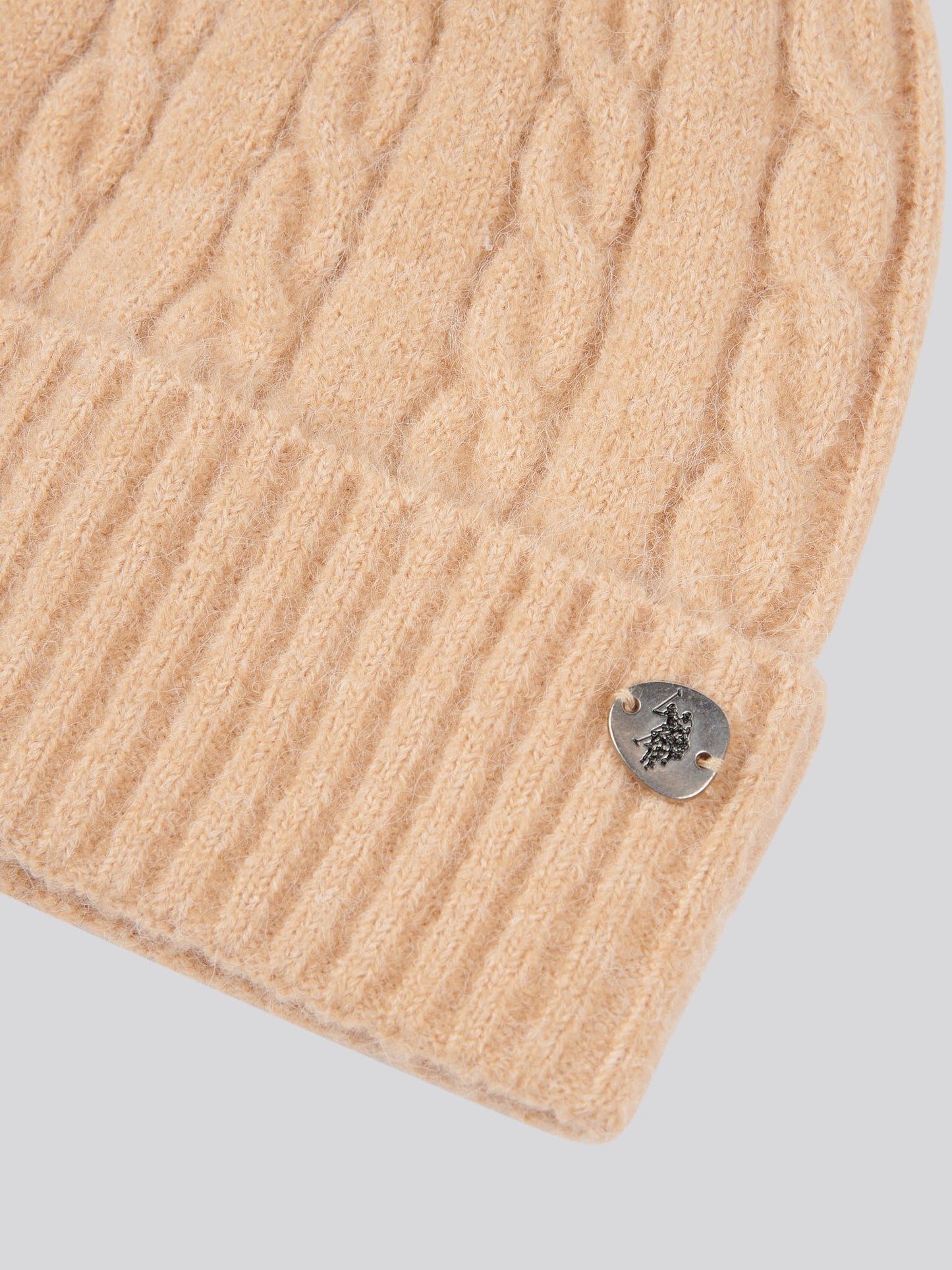 Womens Signature Cable Knit Beanie in Cuban Sand