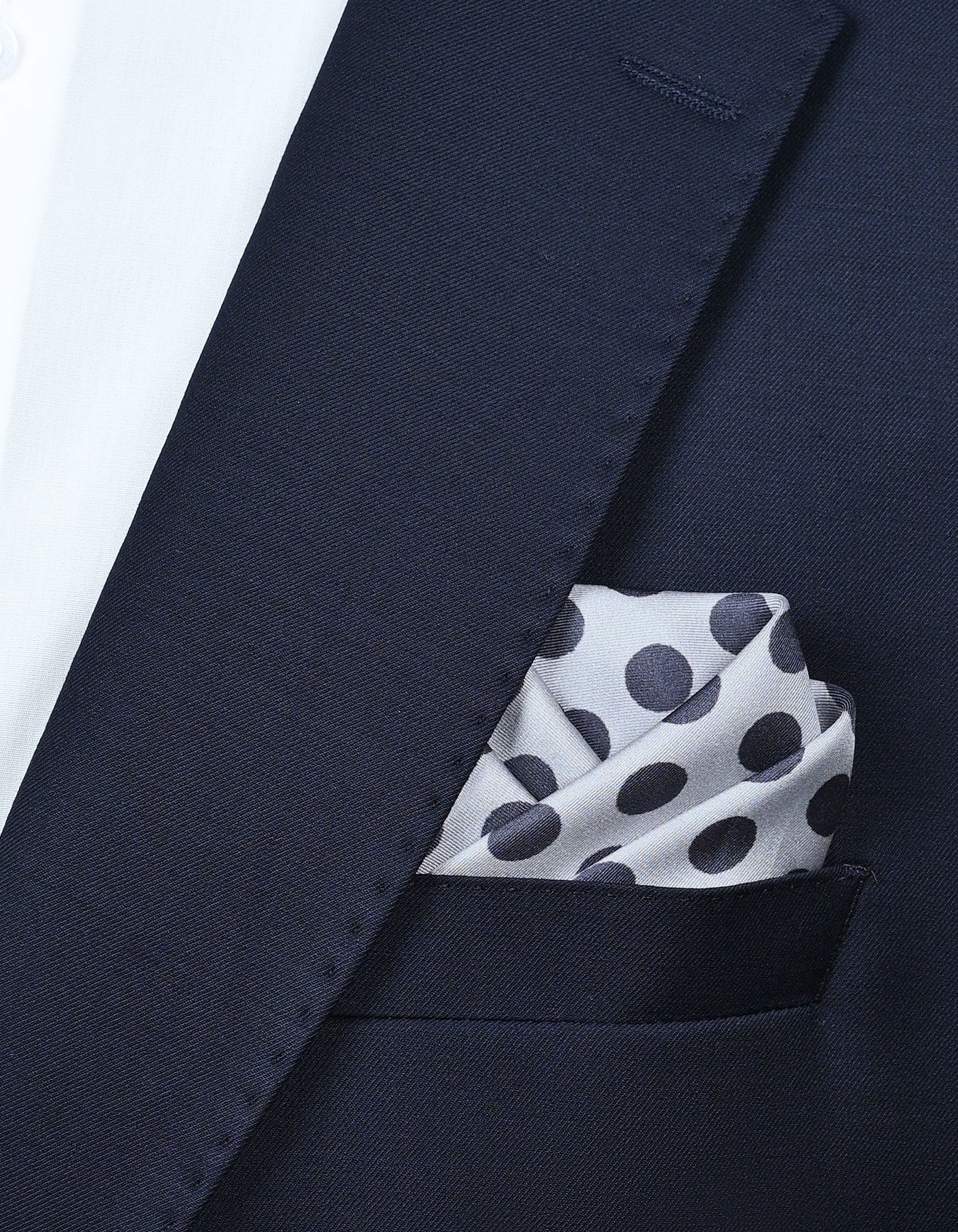 Dotted Silk Pocket Square – Silver & Navy