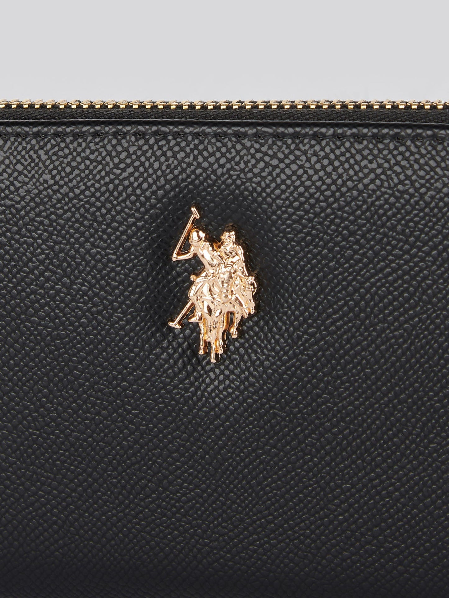 Womens Jones Medium Zip Wallet in Black